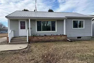 1023 8th St N, Saint James, MN 56081 - Photo 1