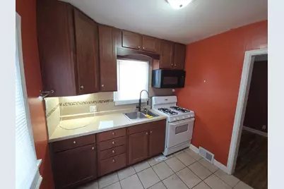 1041 6th Street E, Saint Paul, MN 55106 - Photo 3