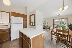 12975 Garner Ln, Apple Valley, MN 55124 - Photo 11