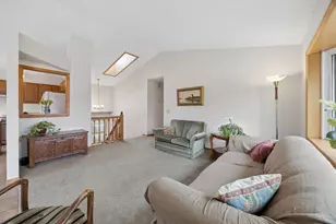 12975 Garner Ln, Apple Valley, MN 55124 - Photo 3