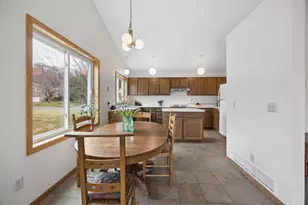 12975 Garner Ln, Apple Valley, MN 55124 - Photo 7