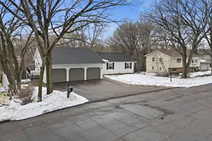 913 York Ave NW, Elk River, MN 55330 - Photo 3