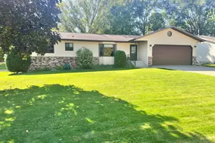 402 E 14th St, Fergus Falls, MN 56537 - Photo 47