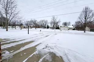 402 E 14th St, Fergus Falls, MN 56537 - Photo 45