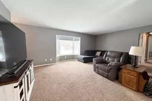 402 E 14th St, Fergus Falls, MN 56537 - Photo 5