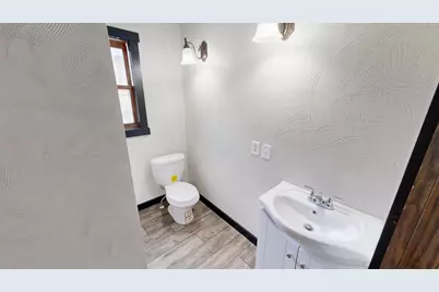 203 Trott Avenue SE, Willmar, MN 56201 - Photo 9