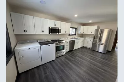 203 Trott Avenue SE, Willmar, MN 56201 - Photo 3