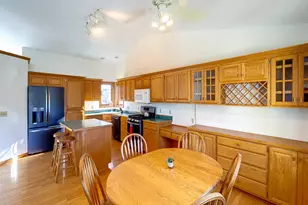 564 Monnens Ave, Shakopee, MN 55379 - Photo 3