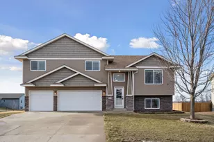 312 10th St SE, Freeport, MN 56331 - Photo 1