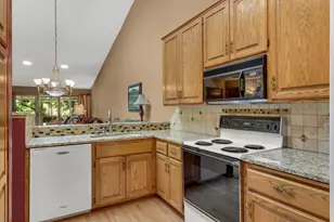 14589 Embassy Ave, Apple Valley, MN 55124 - Photo 5