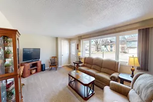 418 Ridge Rd, Albert Lea, MN 56007 - Photo 3