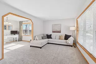 5220 Yorktown Ln N, Plymouth, MN 55442 - Photo 7