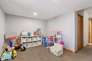 5220 Yorktown Ln N, Plymouth, MN 55442 - Photo 35