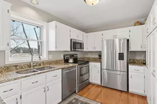 5220 Yorktown Ln N, Plymouth, MN 55442 - Photo 15