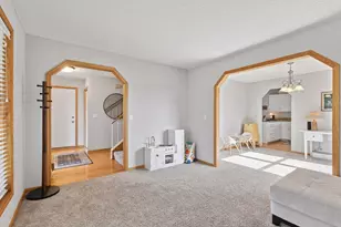 5220 Yorktown Ln N, Plymouth, MN 55442 - Photo 5