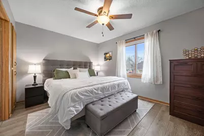 9042 Kentucky Avenue N, Brooklyn Park, MN 55445 - Photo 11