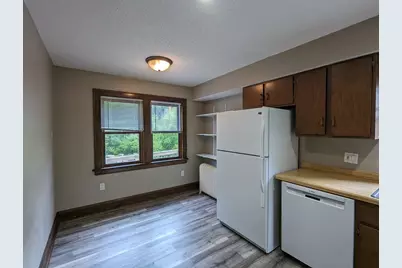 215 W Arrowhead Road, Duluth, MN 55803 - Photo 3