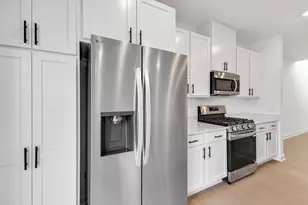 186 HUNTINGTON DR, Waconia, MN 55387 - Photo 5