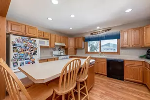 125 Willow Point Dr, Elysian, MN 56028 - Photo 9