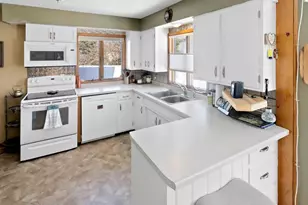 1305 Woodley St E, Northfield, MN 55057 - Photo 15