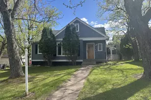 721 N 20th Ave E, Duluth, MN 55812 - Photo 1