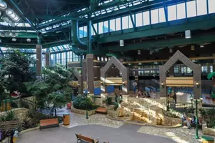 7400 Edinborough Way, Edina, MN 55435 - Photo 35