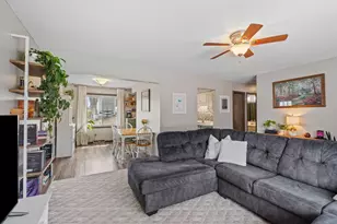 239 Highwood Dr, Chaska, MN 55318 - Photo 7