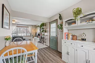 239 Highwood Dr, Chaska, MN 55318 - Photo 9