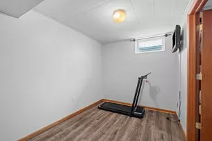 239 Highwood Dr, Chaska, MN 55318 - Photo 19