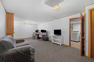 239 Highwood Dr, Chaska, MN 55318 - Photo 21