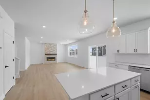 7555 Upper 42nd St N, Oakdale, MN 55128 - Photo 9