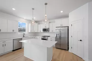 7555 Upper 42nd St N, Oakdale, MN 55128 - Photo 7