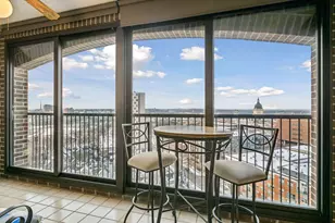 1235 Yale Pl, Minneapolis, MN 55403 - Photo 9