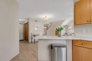 939 Cypress Rd, Saint Cloud, MN 56303 - Photo 7