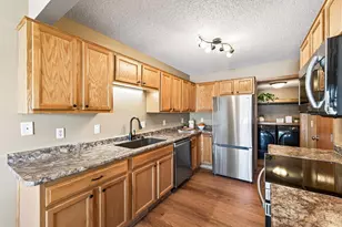 2755 Meadow Brook Dr, Woodbury, MN 55125 - Photo 9