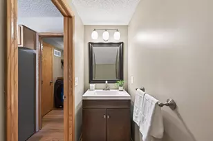 2755 Meadow Brook Dr, Woodbury, MN 55125 - Photo 11