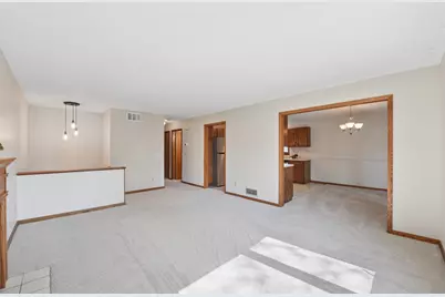 1270 Burke Avenue W, Roseville, MN 55113 - Photo 9