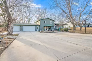 600 Plum Ave, Windom, MN 56101 - Photo 1