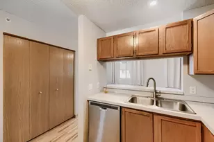 9102 Terra Verde Trail, Eden Prairie, MN 55347 - Photo 7