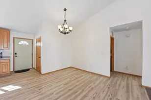 941 W Edge Pl, New Richmond, WI 54017 - Photo 9