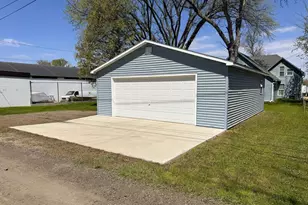 514 E Hampden Ave, Fergus Falls, MN 56537 - Photo 31
