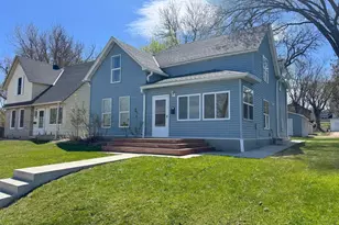 514 E Hampden Ave, Fergus Falls, MN 56537 - Photo 1