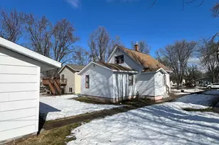 809 Broadway Ave S, Sauk Rapids, MN 56379 - Photo 3