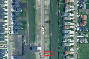 3806 33rd St S, Moorhead, MN 56560 - Photo 1