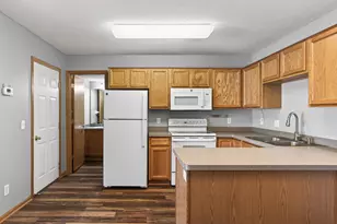 874 Gannon Dr, Shakopee, MN 55379 - Photo 13