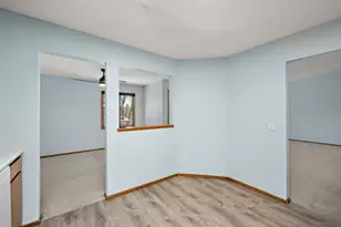 2048 Kings Rd, Eagan, MN 55122 - Photo 9