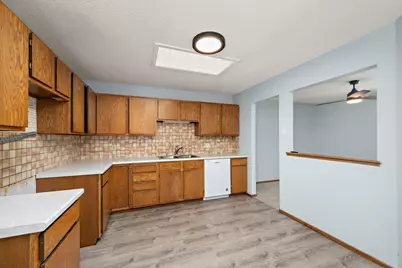 2048 Kings Road, Eagan, MN 55122 - Photo 7