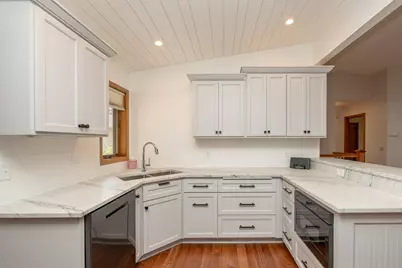 1813 6th Avenue W, Shakopee, MN 55379 - Photo 9