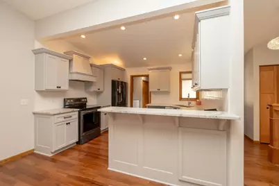 1813 6th Avenue W, Shakopee, MN 55379 - Photo 7