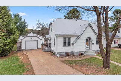 819 Hopwood Avenue, Menomonie, WI 54751 - Photo 3